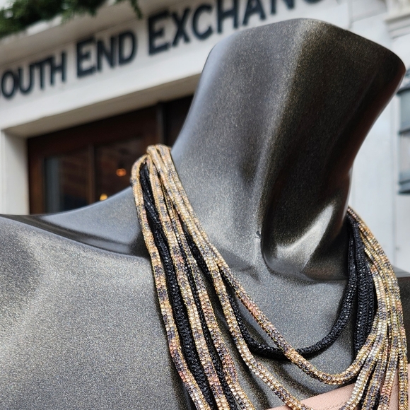 Elegant Multicolor Layered Necklace - Snake print - Picture 3 of 12